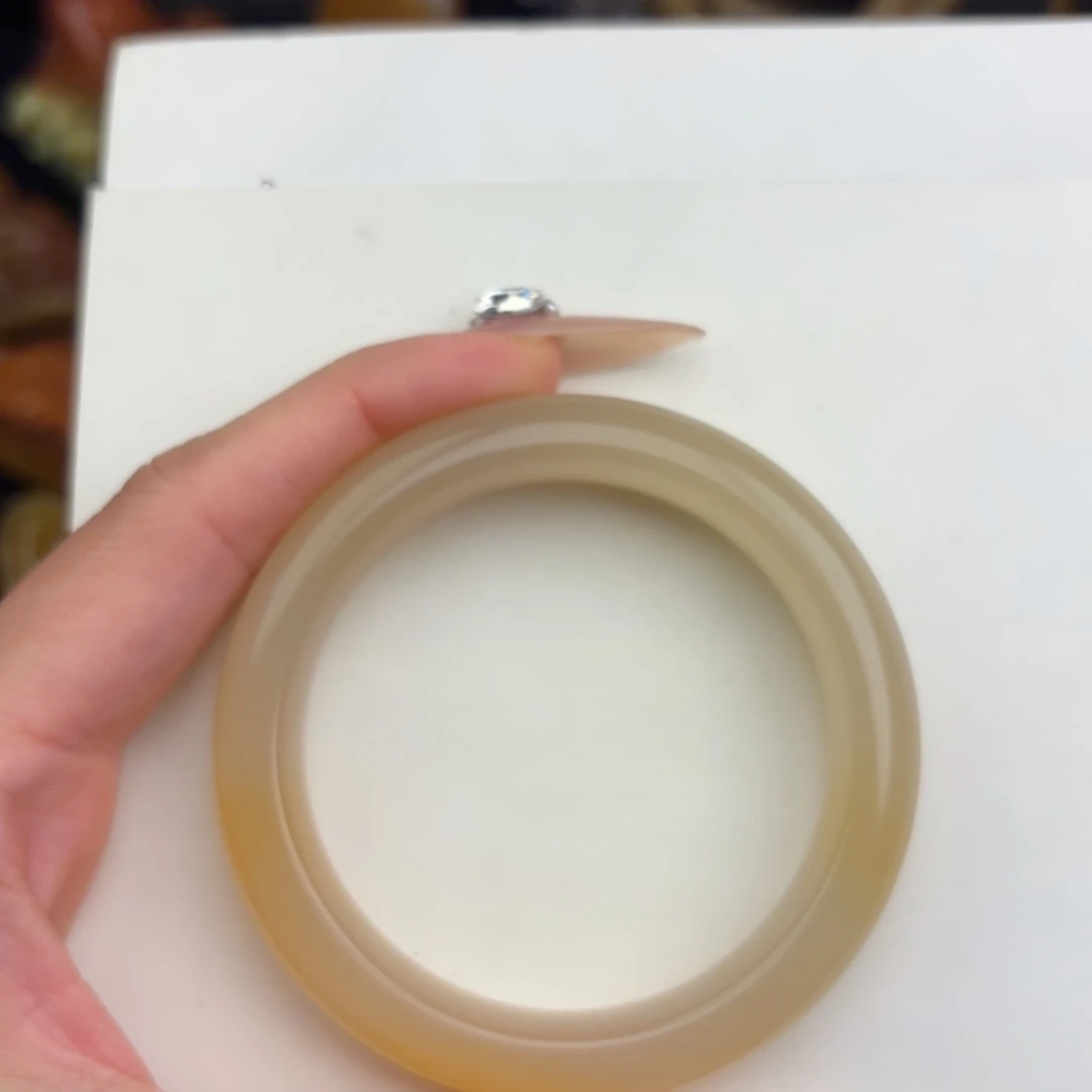 空***白未镶嵌黄蜡石挂件石英质玉