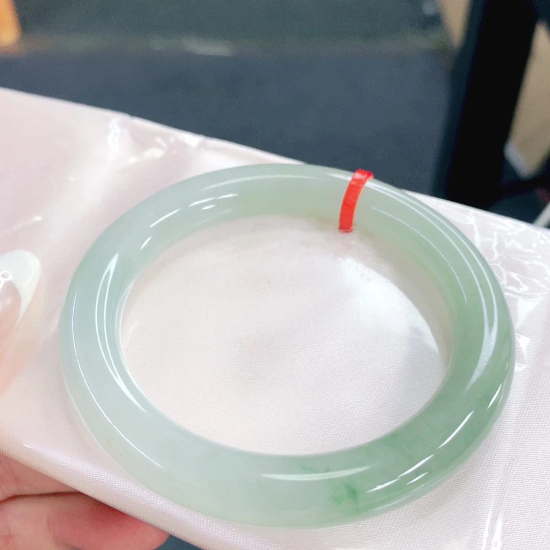 翡翠未镶嵌手镯53