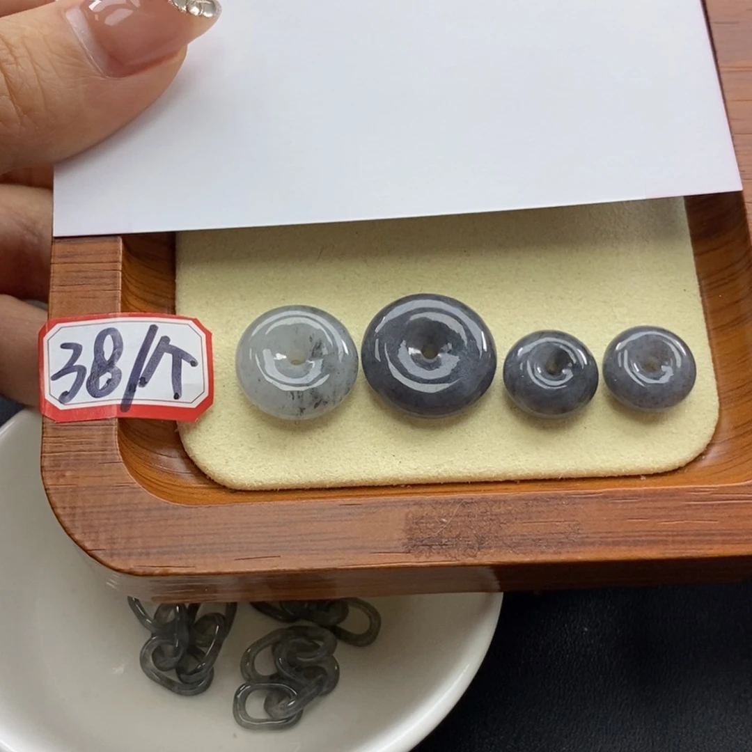 翡翠颈饰未镶嵌38一个可挑