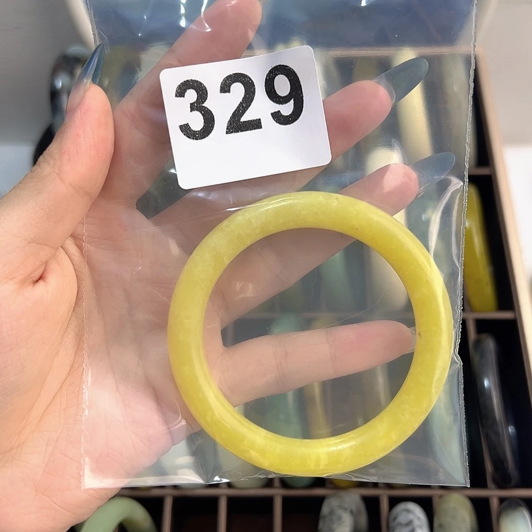 蛇纹石玉未镶嵌手镯小**?