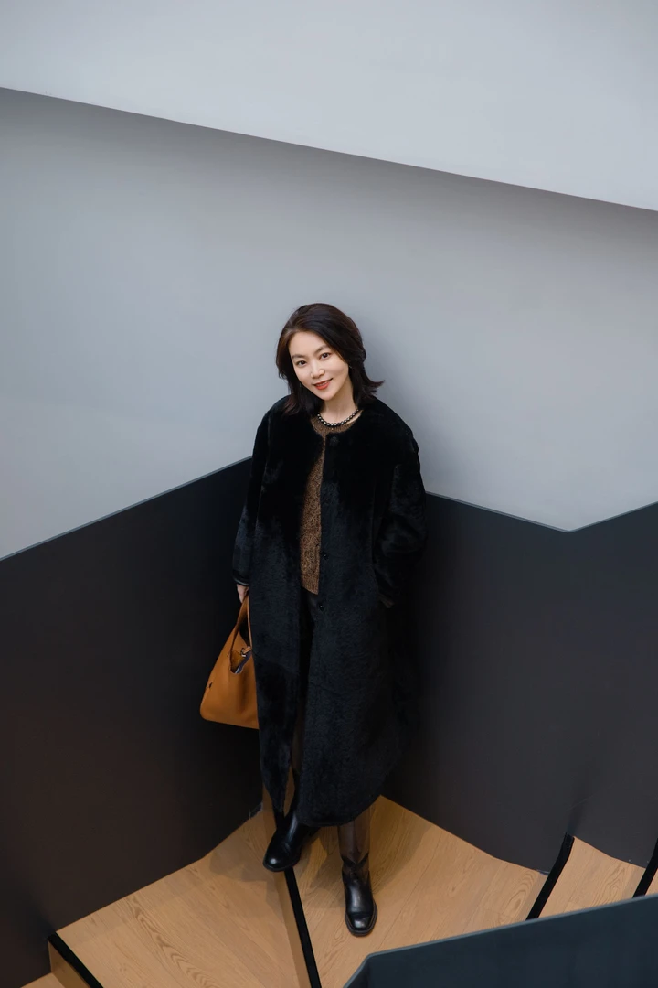 2025女士秋冬小美丽奴皮毛一体外套JS3273-1衣长114