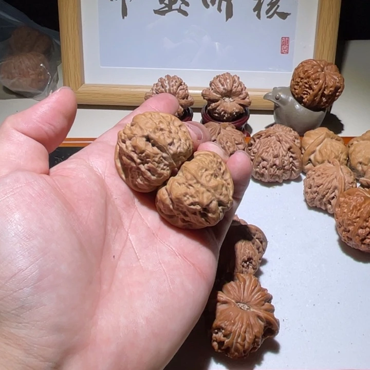 呼***呼文玩核桃把件37全勤蛤蟆头