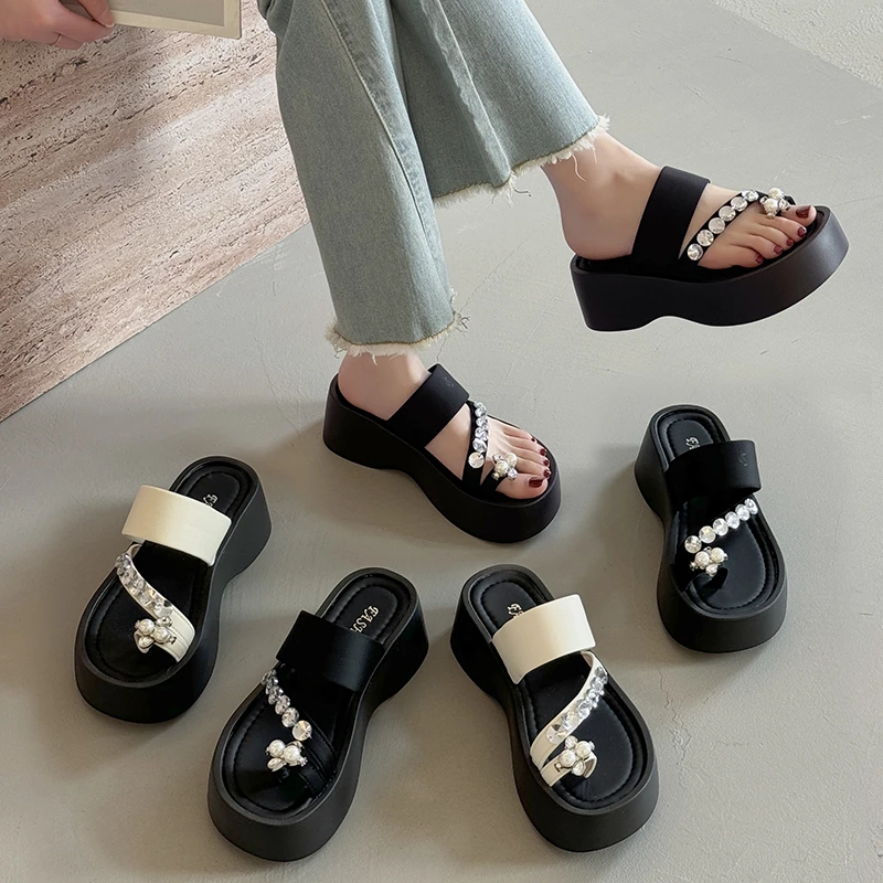 贾不假拖鞋女夏外穿2025新款超火复古时尚水钻配裙子厚底凉拖鞋子