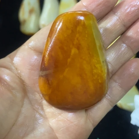 未镶嵌和田玉（糖玉）车挂
