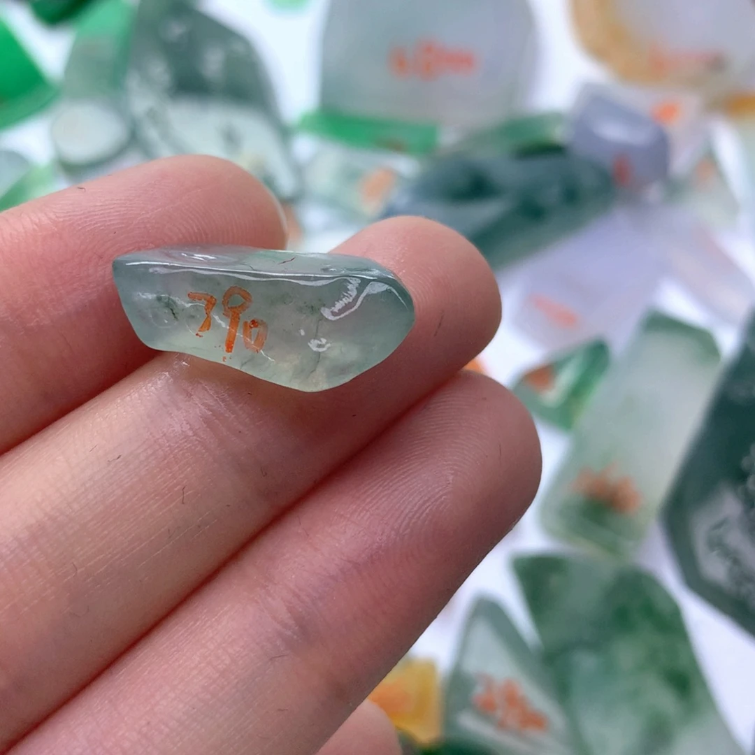 定制翡翠未镶嵌缅甸翡翠原石