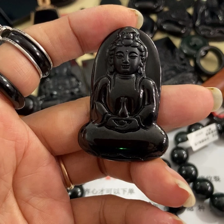 翡翠颈饰未镶嵌墨翠