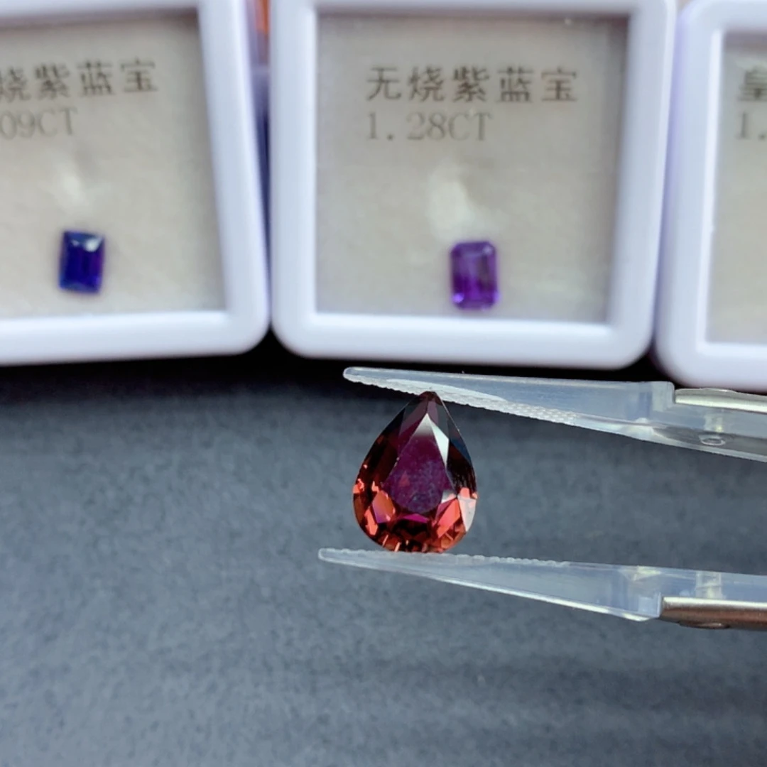 红色碧玺3.55克拉裸石未镶嵌