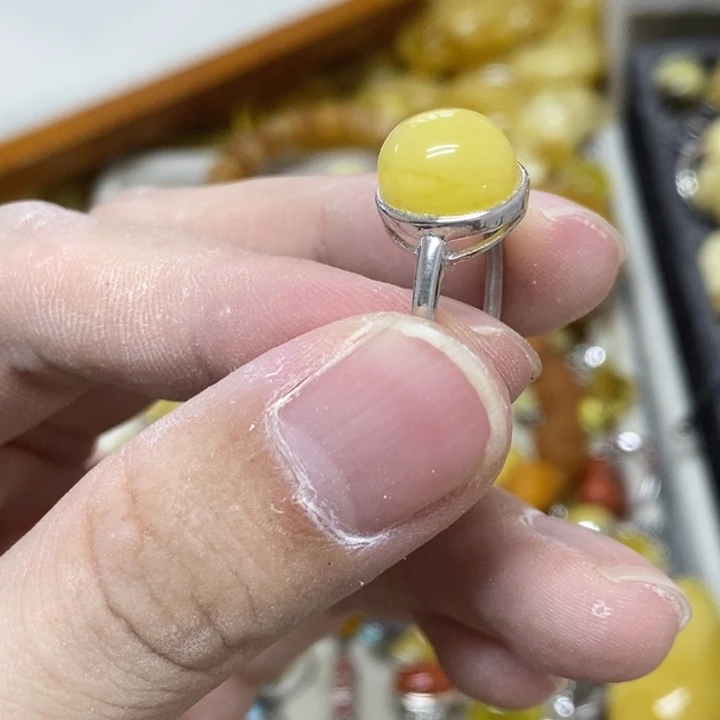 银S925镶嵌蜜蜡裸石戒指