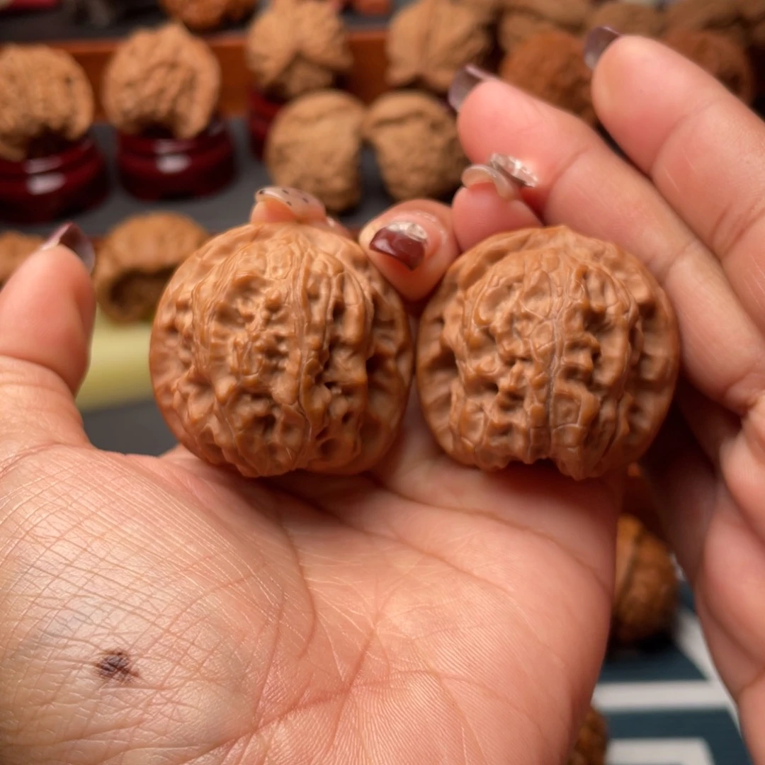 【闪购商品】文玩核桃把件盘石38