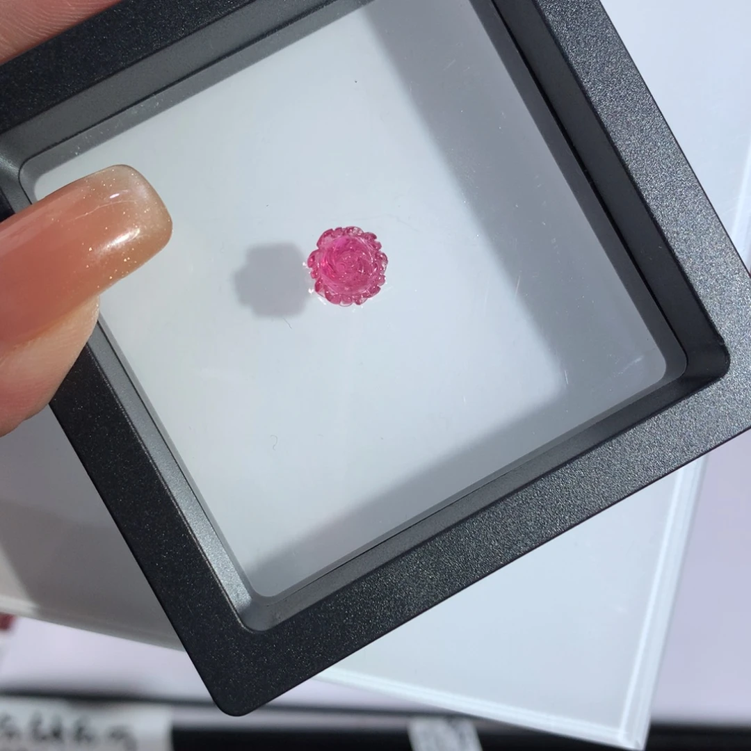 雕刻件碧玺未镶嵌