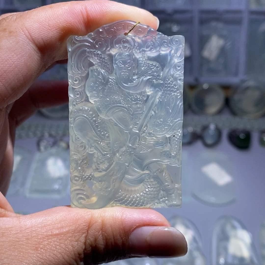 未镶嵌岫玉颈饰关公