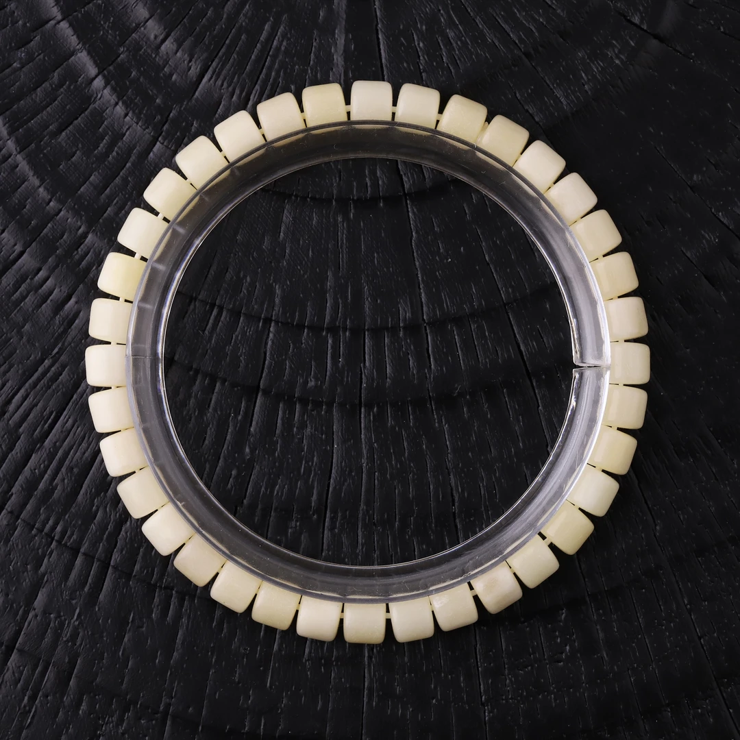 S8222驼骨未脱脂精工6*5mm直切单圈文玩手串