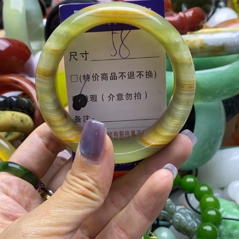未镶嵌手镯石英质玉