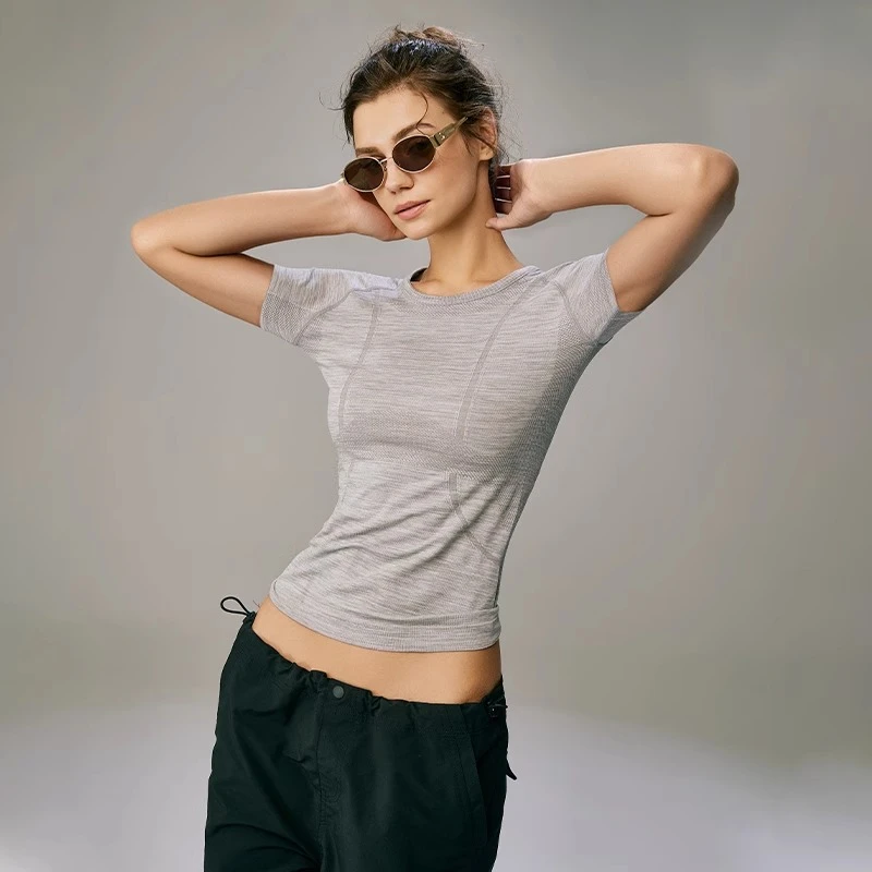 2025运动女孩短袖t恤修身显瘦速干衣健身服女户外跑步服瑜伽上衣