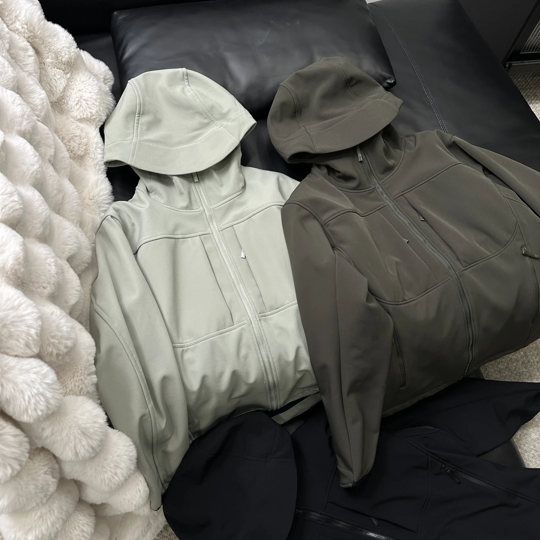 22051日常版宽松复合摇粒绒防风夹克冲锋衣男女同款