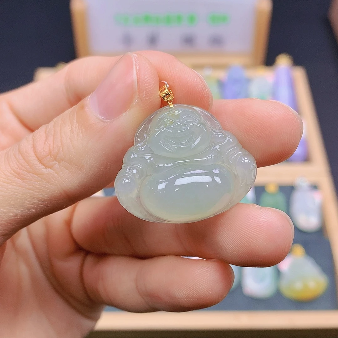 翡翠18K金镶嵌颈饰翡翠