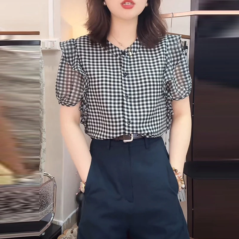 2025年夏季潮流时尚好看新款设计感气质休闲百搭格纹短袖女装衬衫