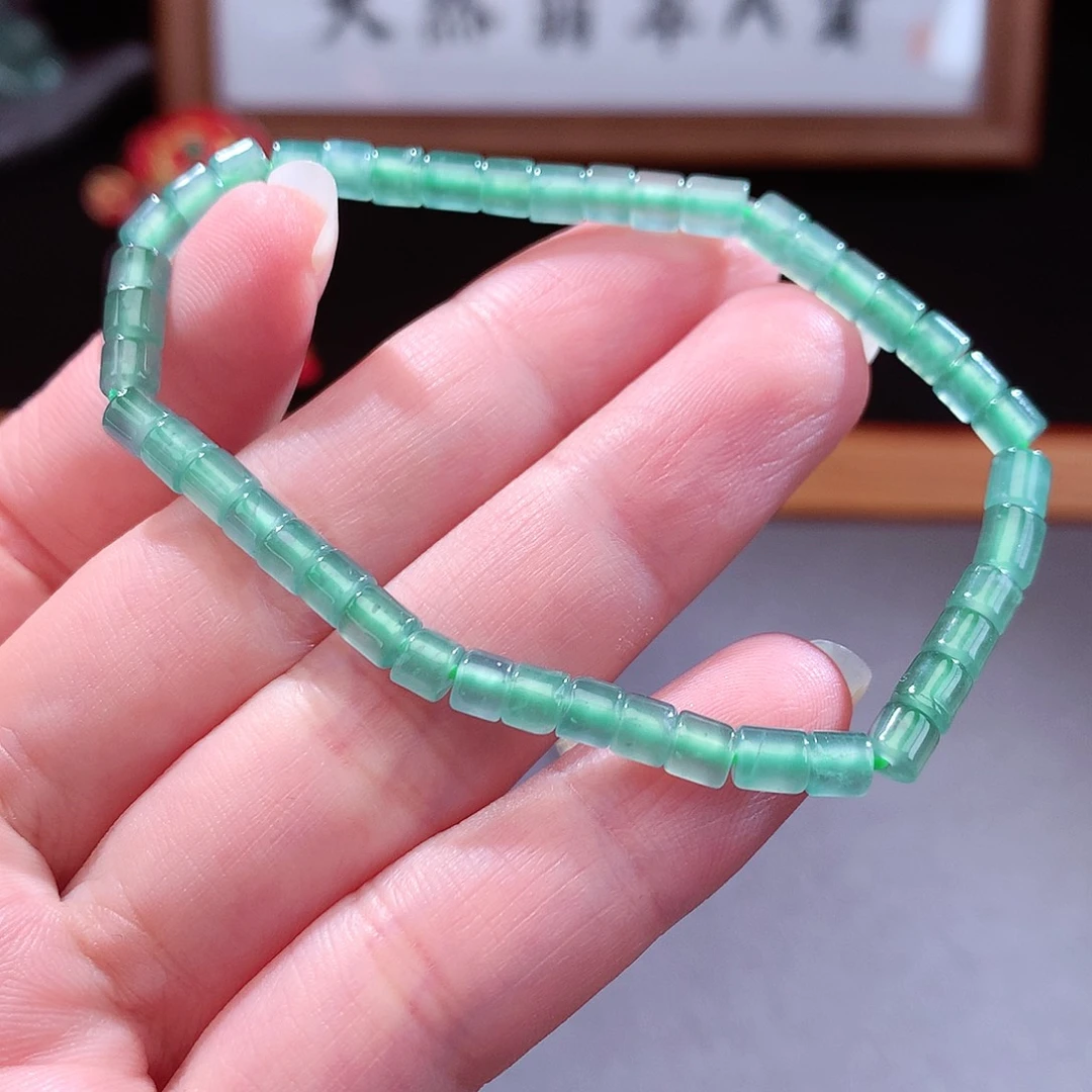 未镶嵌手镯（圆镯）翡翠