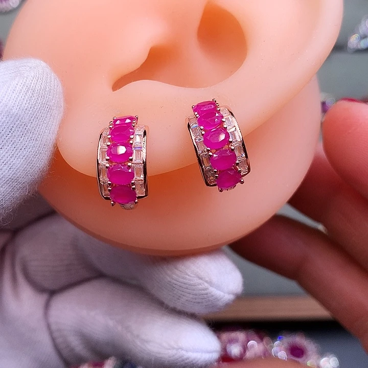 银S925镶嵌红宝石耳饰