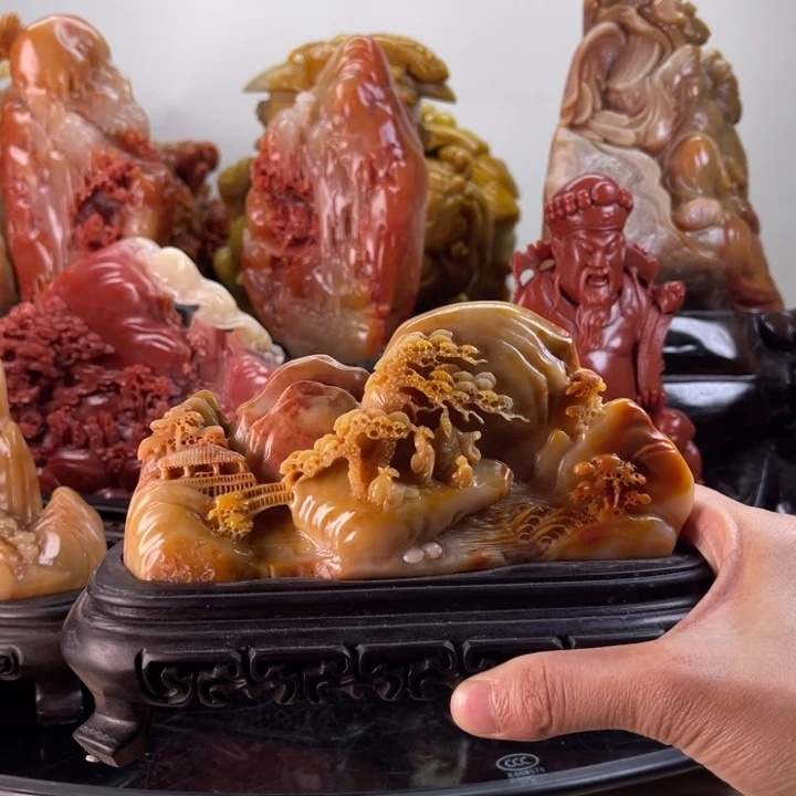 田黄石笑指山林别有洞天