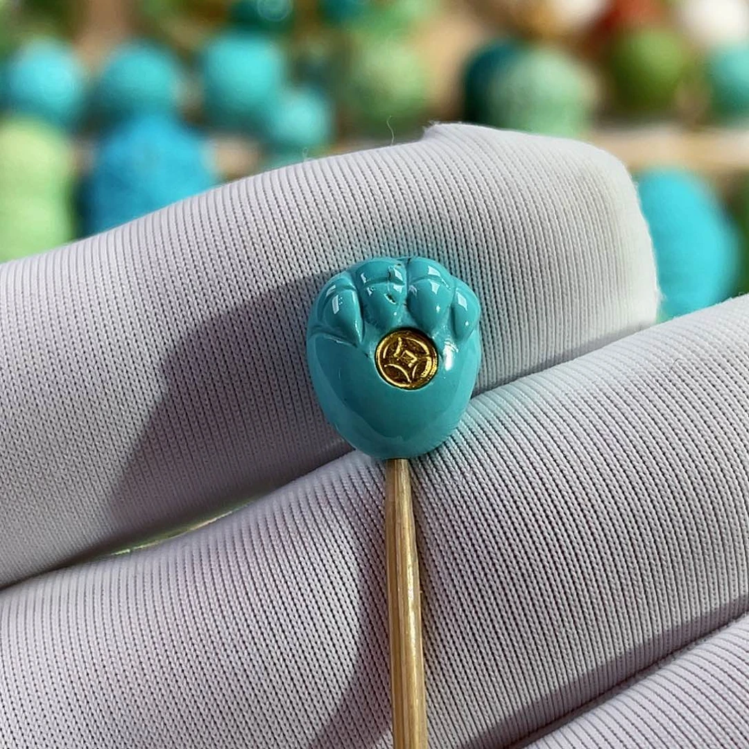 绿松石未镶嵌珠宝奇石