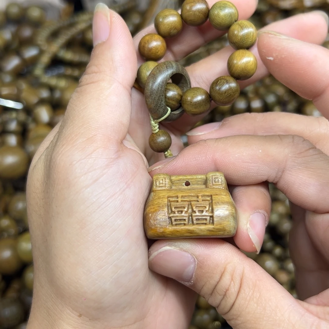 无事牌维腊木（绿檀）