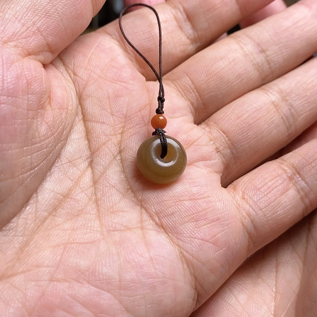 和田玉挂件未镶嵌红**叶