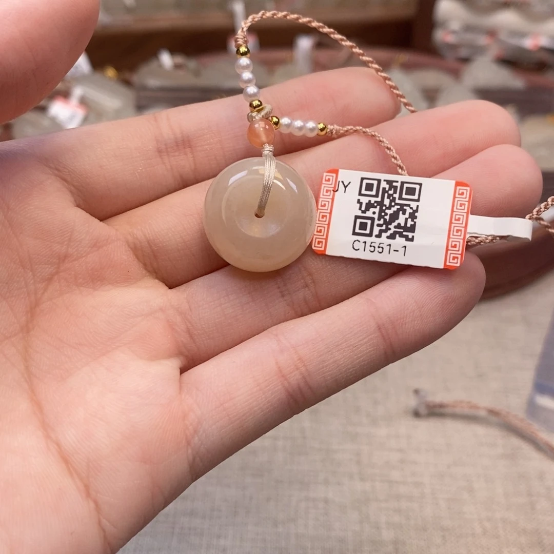 颈饰未镶嵌和田玉平安扣