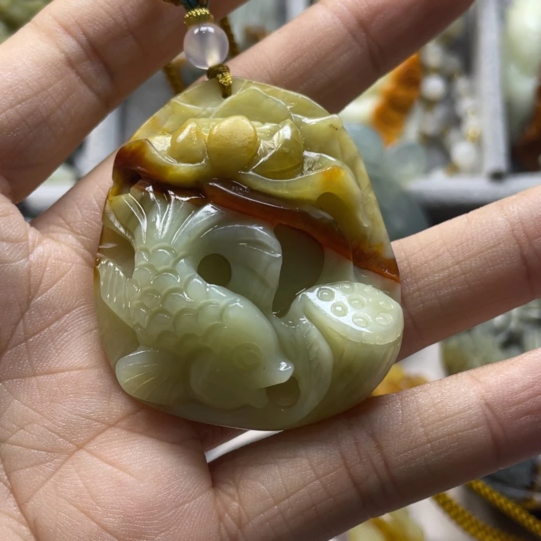 蛇纹石玉颈饰未镶嵌