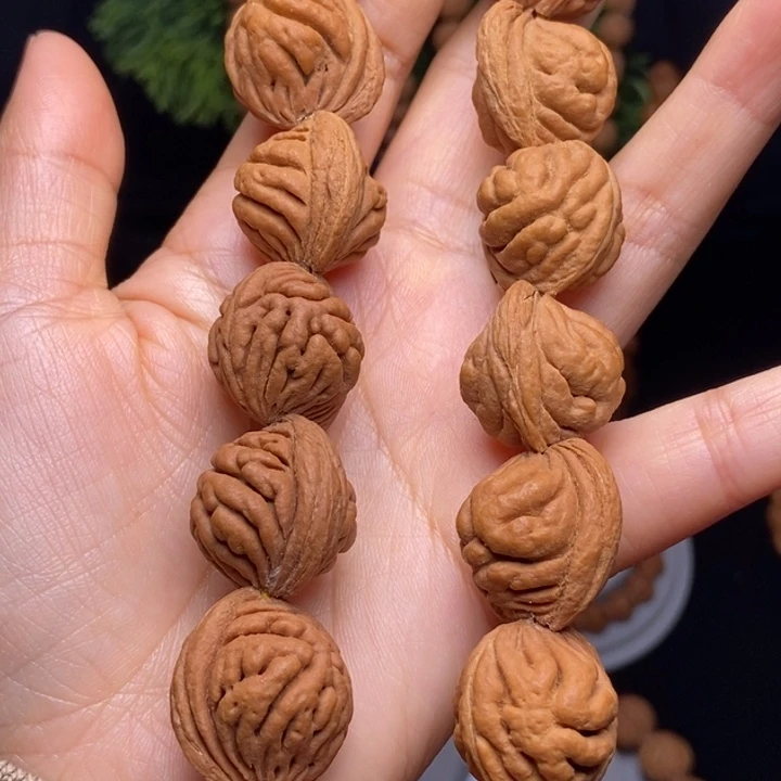 秦岭龙纹桃核手持