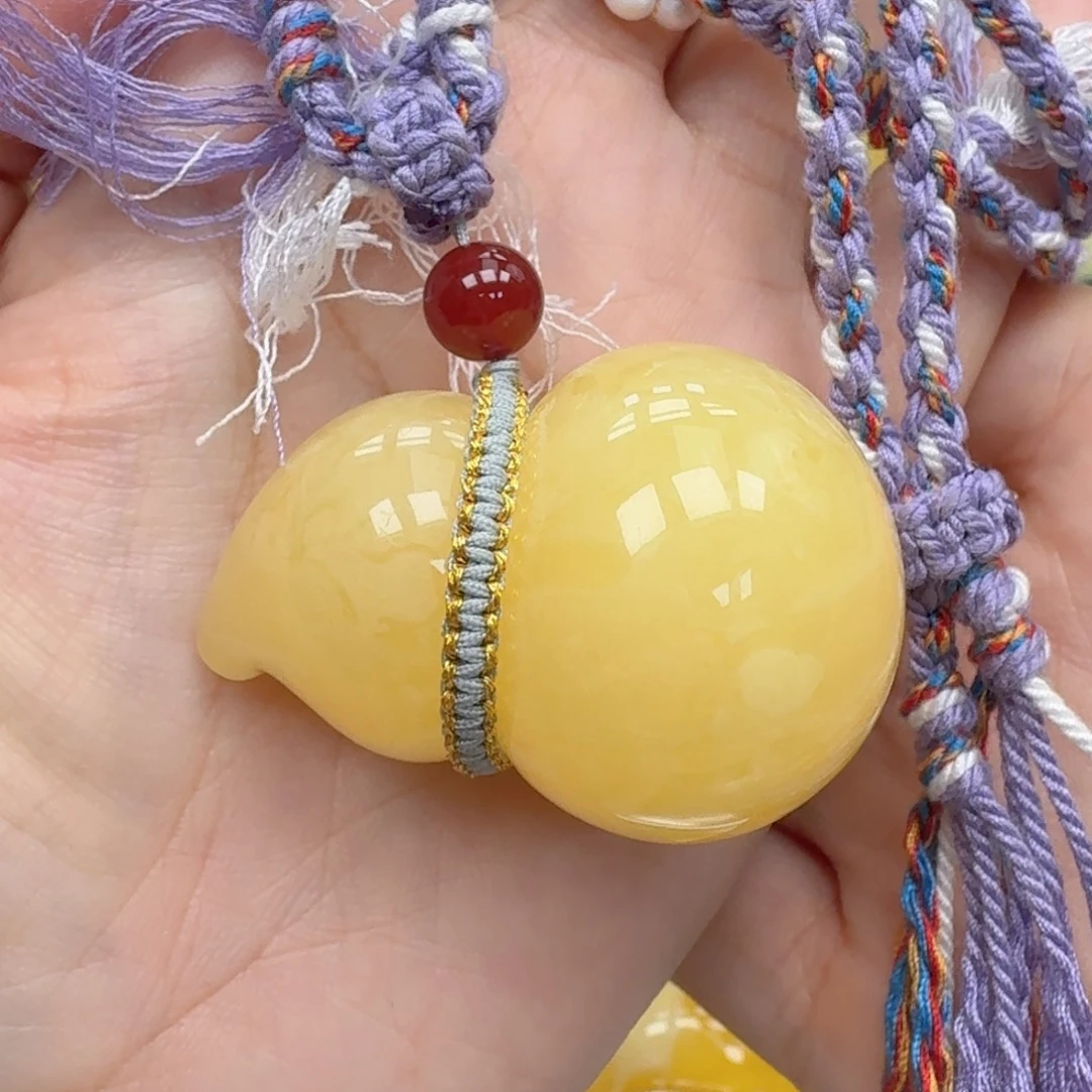 琥珀未镶嵌珠宝奇石吊坠