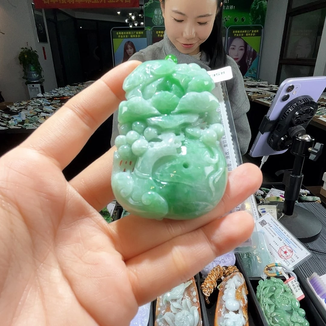 颈饰未镶嵌翡翠一