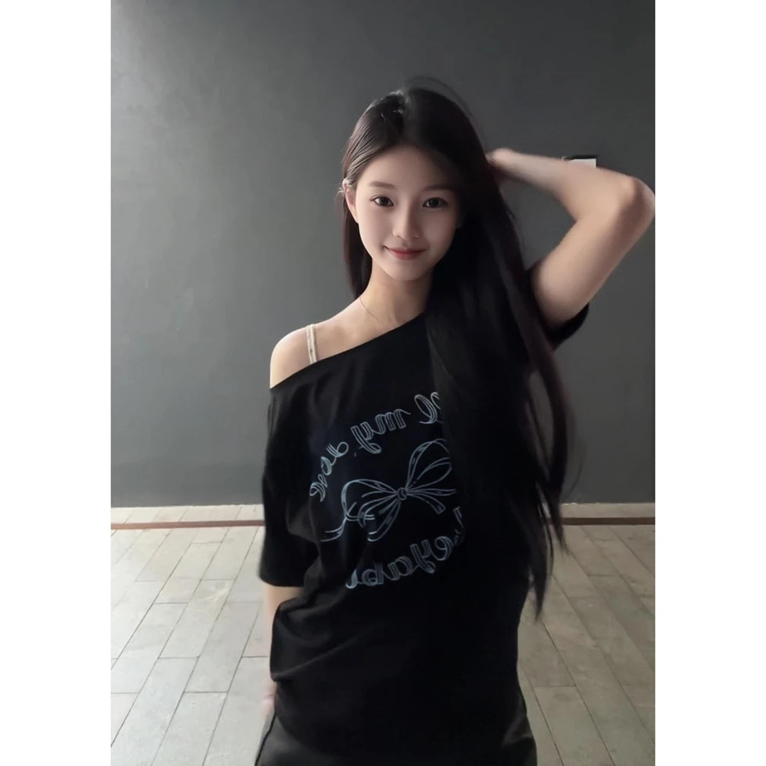 美式复古斜肩短袖女夏季蝴蝶结印花松弛感t恤修身显瘦辣妹上衣ins