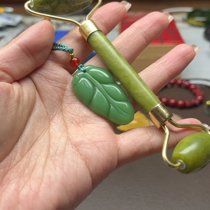 石英质玉未镶嵌颈饰