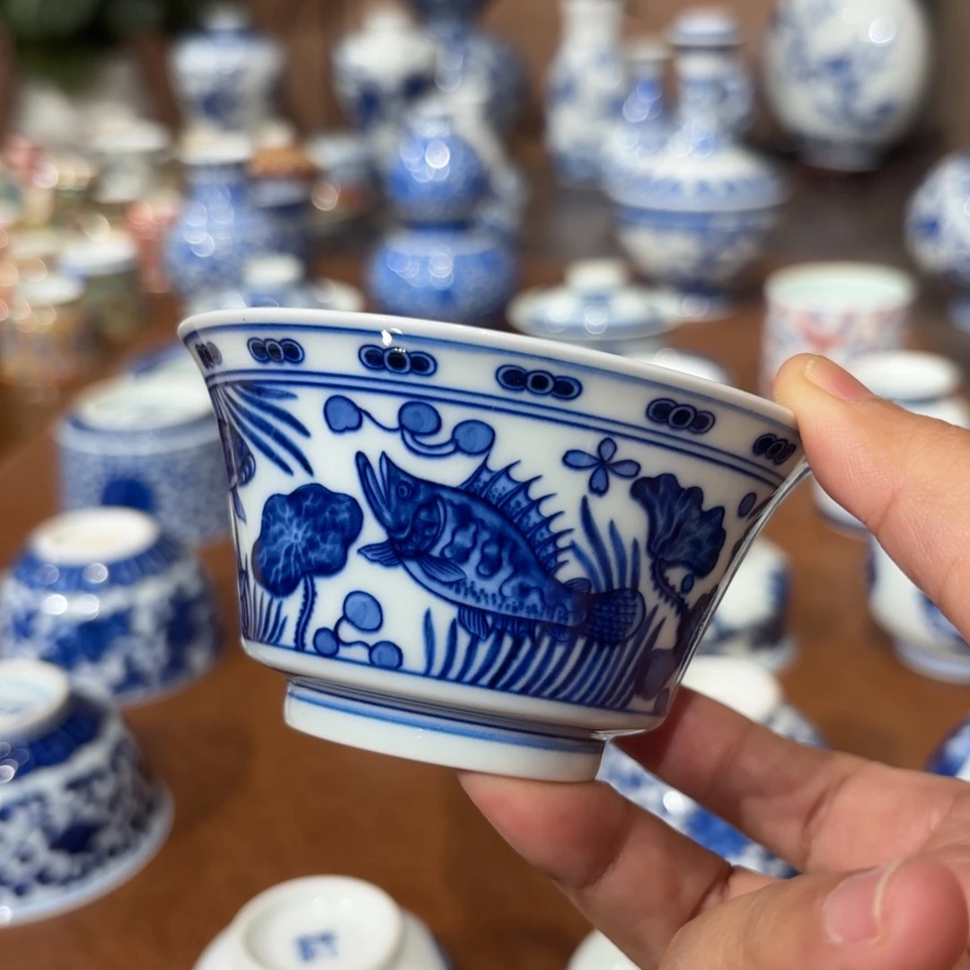 瓷柴微瑕 鱼藻纹主人杯