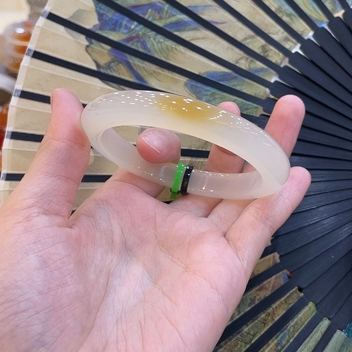 水***源玛瑙/玉髓未镶嵌手镯