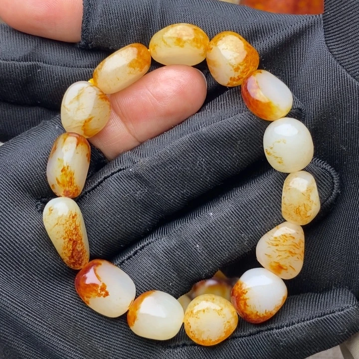 和田玉未镶嵌把件