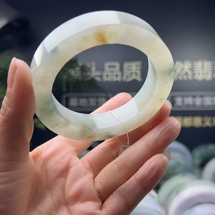 C***r定制翡翠未镶嵌翡翠手镯翡翠手镯翡翠手镯