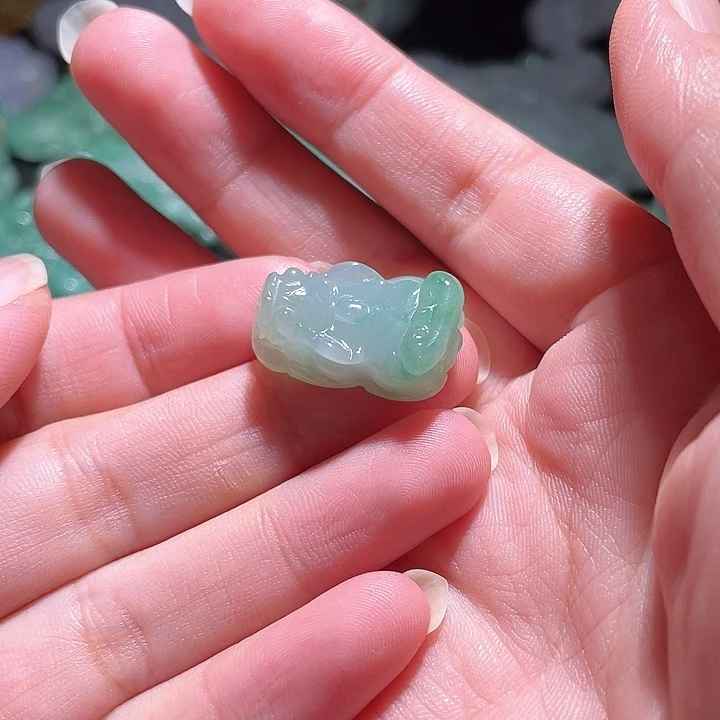 颈饰未镶嵌翡翠天