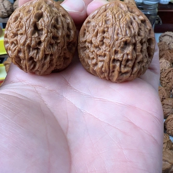 文玩核桃吊坠精配莲花虎头37尺微修