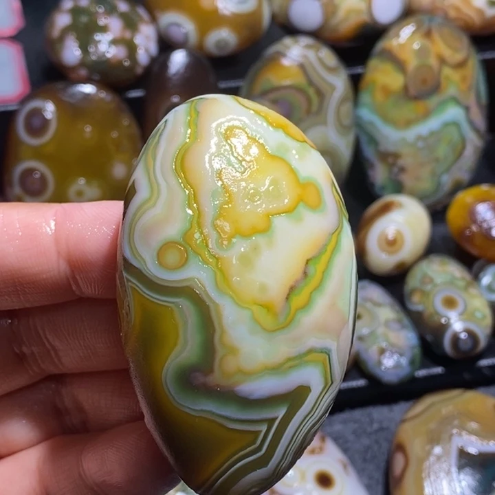 玛瑙/玉髓未镶嵌珠宝奇石65