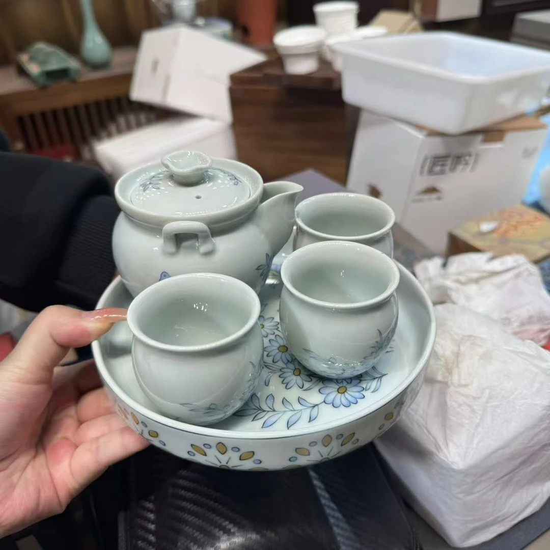 小雏菊蝴蝶手抓壶配三杯加茶盘 MC020