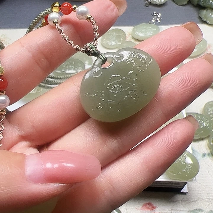 和田玉未镶嵌颈饰3