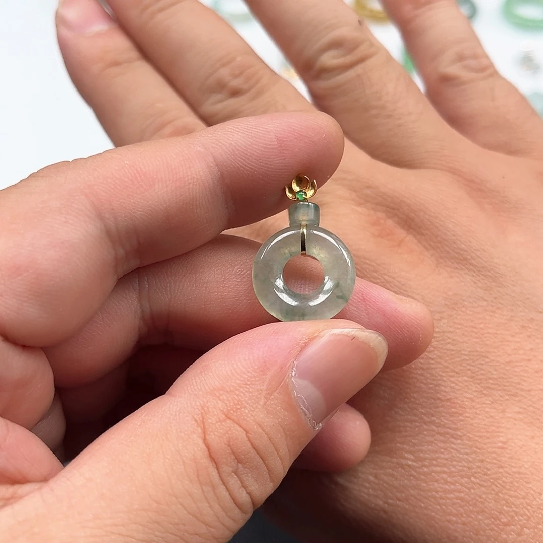 江***财颈饰18K金镶嵌翡翠福利