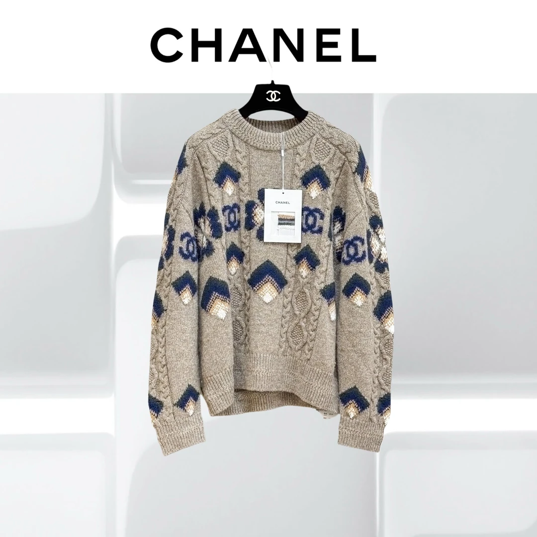 99新 Chanel/香奈儿 34码24N滑雪系列双C卡其色圆领长袖毛衣