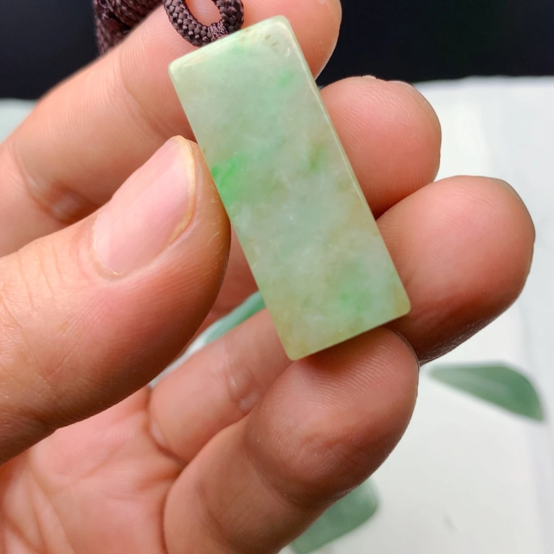 翡翠未镶嵌颈饰翡翠首饰和翡翠珠宝