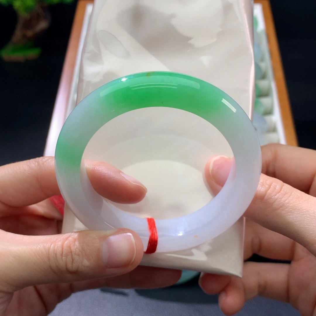 翡翠未镶嵌手镯闪购 18