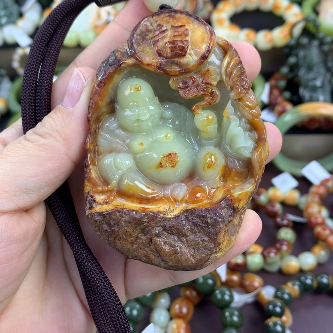 透闪石质玉未镶嵌把件