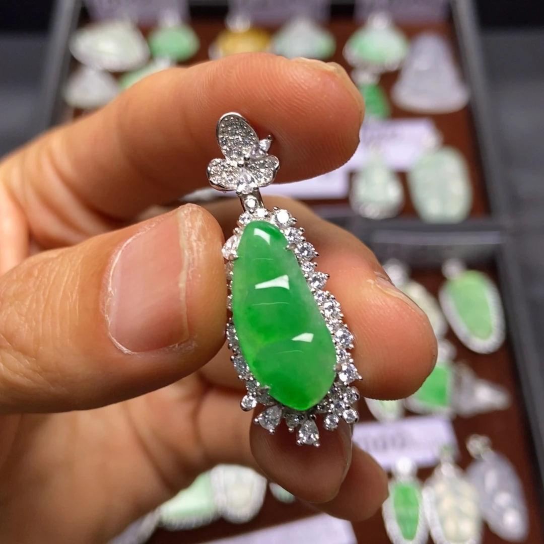 柠***达翡翠银S925镶嵌颈饰