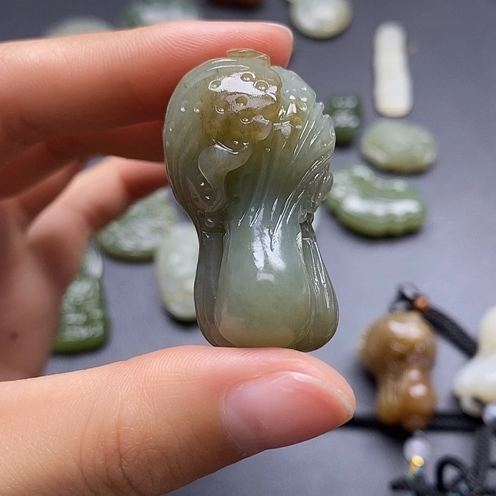 颈饰未镶嵌和田玉最**花